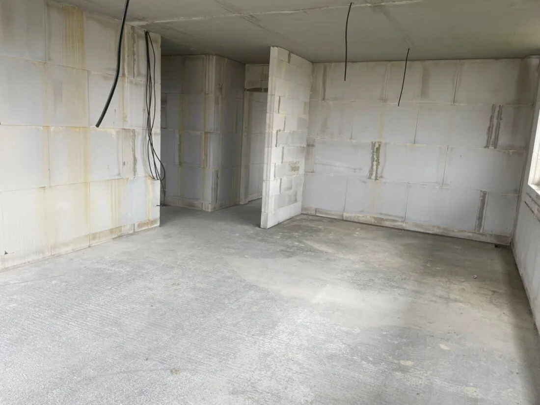 Комната с чистовой отделкой. Подготовка поверхности для штукатурных работ