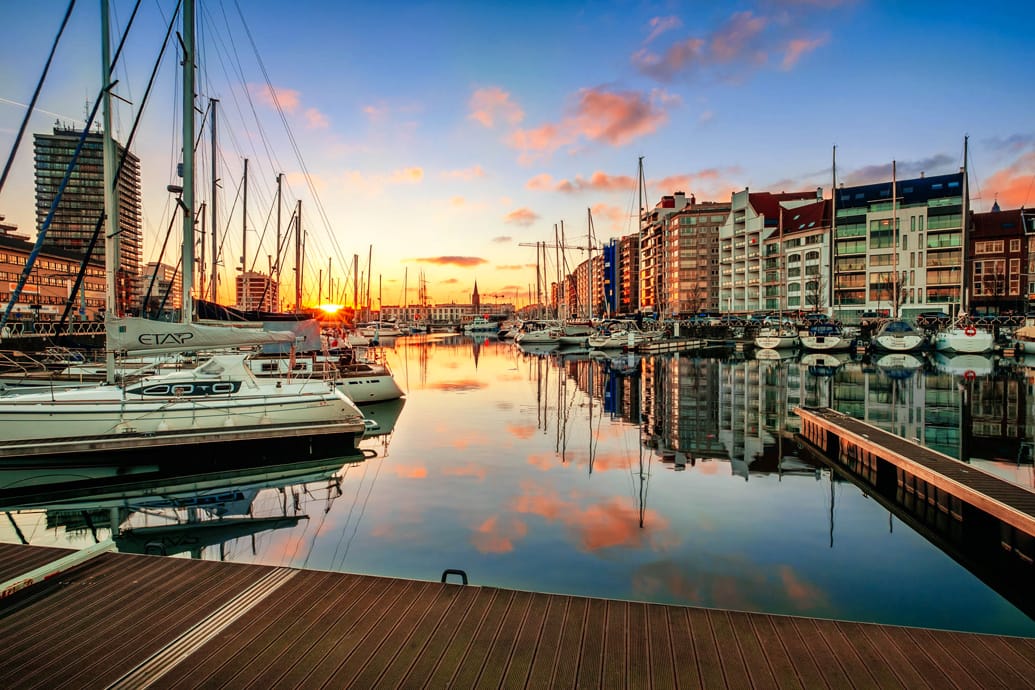 Фото на закате города Остенде Бельгия