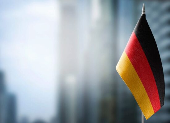 Нові пороги зарплат для EU Blue Card Німеччина 2026: що змінюється для українців